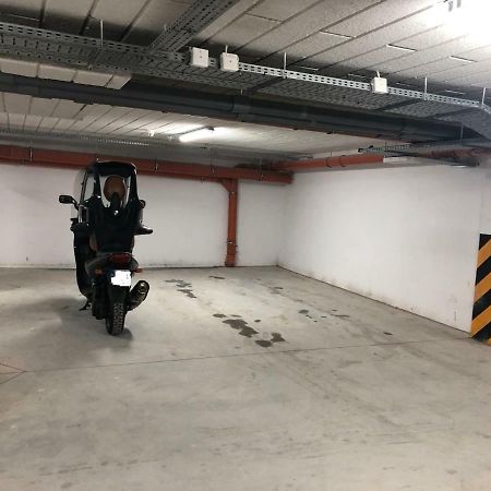 Klimatyzowany Apartament Roma Z Garazem Podziemnym Кельце Экстерьер фото