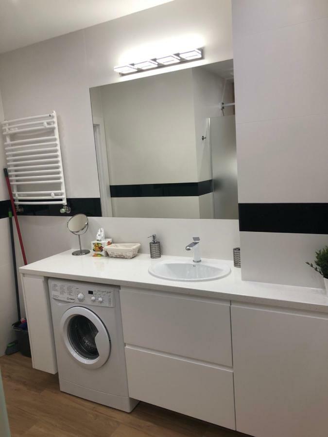 Klimatyzowany Apartament Roma Z Garazem Podziemnym Кельце Экстерьер фото