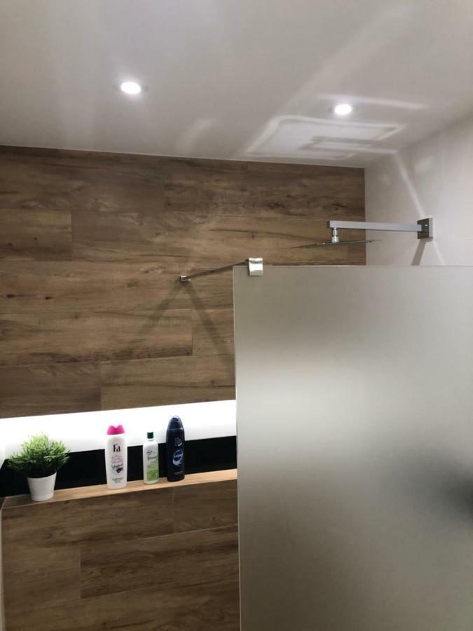 Klimatyzowany Apartament Roma Z Garazem Podziemnym Кельце Экстерьер фото