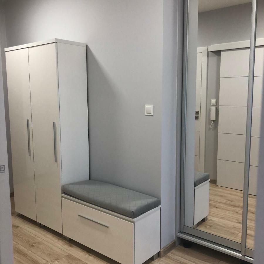 Klimatyzowany Apartament Roma Z Garazem Podziemnym Кельце Экстерьер фото